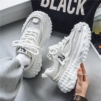 SOLED CASUAL SPORTS SHOES
