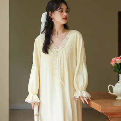 LONG-SLEEVED NIGHTDRESS