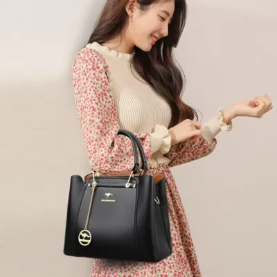 URBAN CROSSBODY HANDBAG